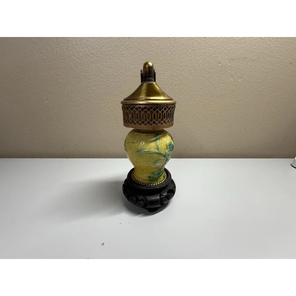 Vintage Evans Table Lighter Flowers